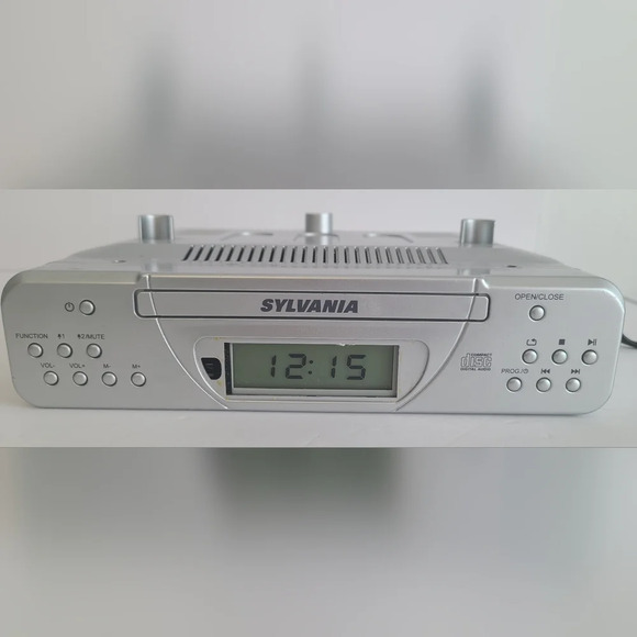 Vintage Sylvania SKCR2613C Under Cabinet Clock Stereo Radio Tuner No Remote - Picture 4 of 6